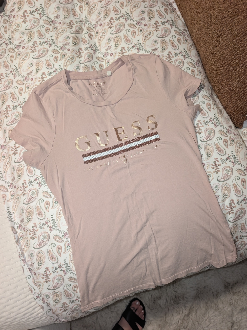 2/30$ 💓Guess Women's Blush Pink Tee